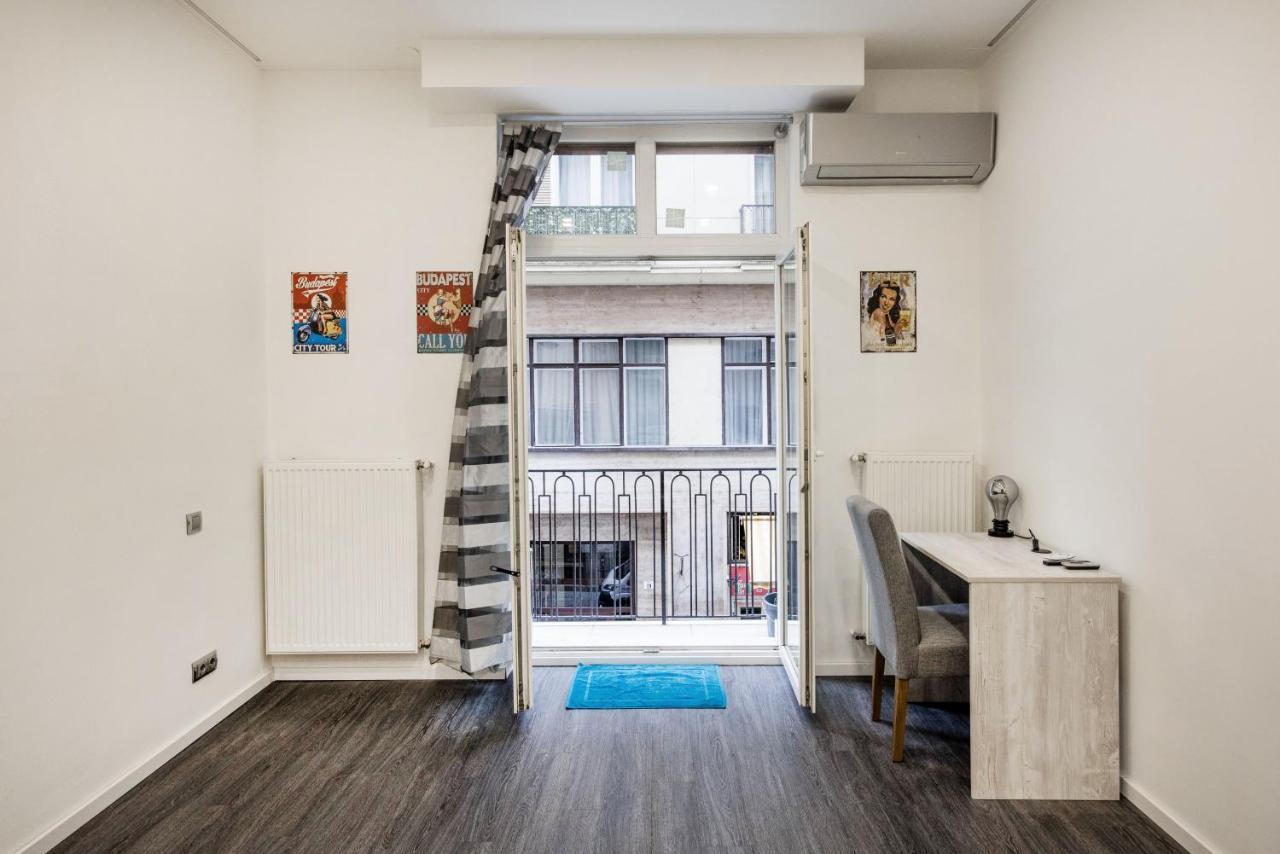 Centre Point Apartment Boedapest Buitenkant foto